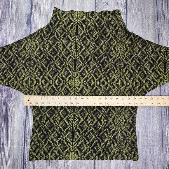 Norma Kamali KamaliKulture Mock Neck Long Sleeve Top - Picture 9 of 9